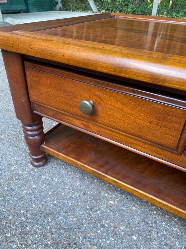Table basse en merisier massif avec 3 tiroirs style Louis Philippe 1980