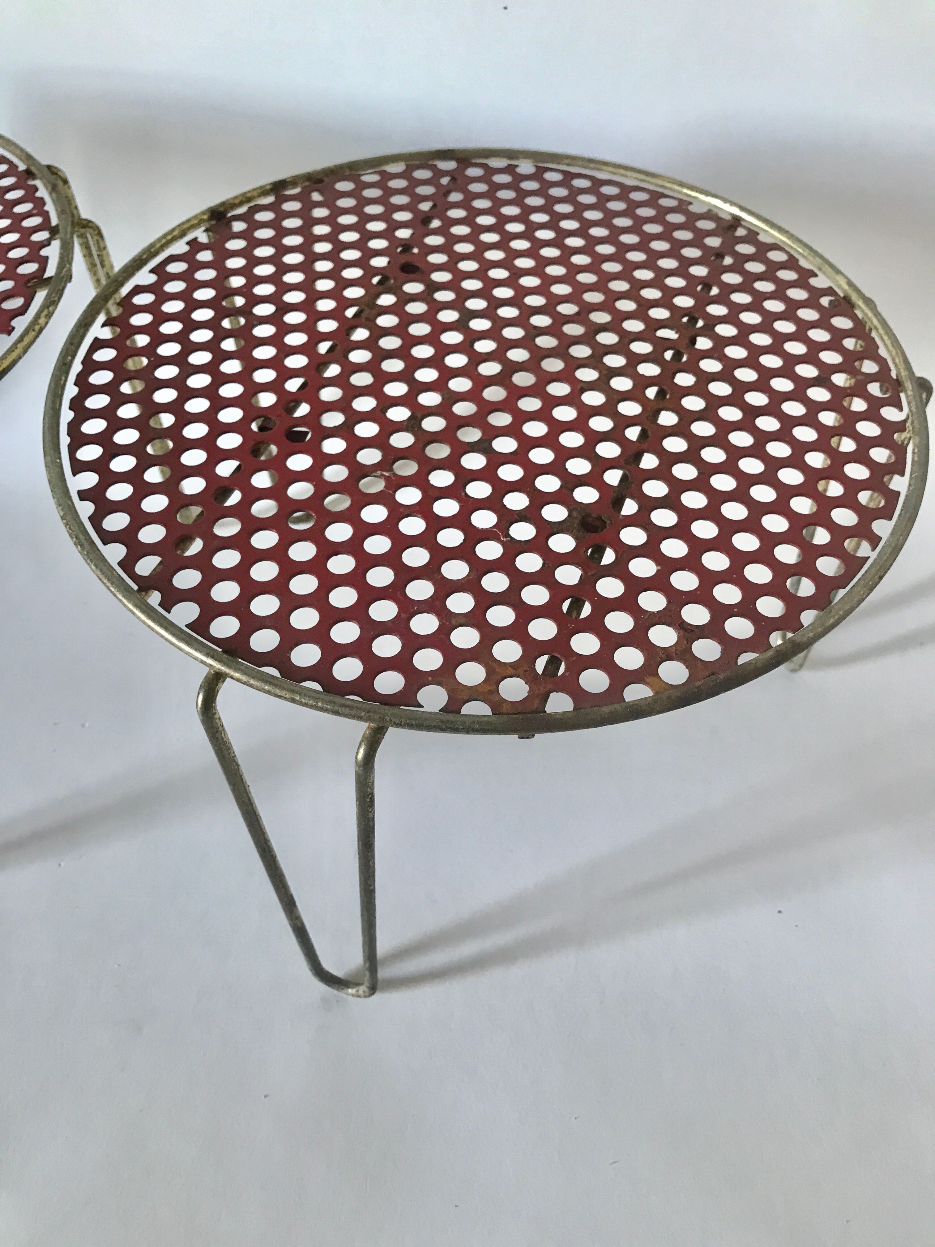 2 table plant-holders tripod red perforated sheet metal