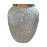 Lalique vase France with deer decorations