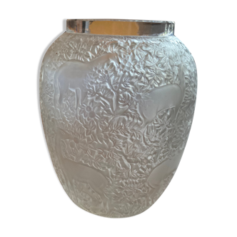 Lalique vase France with deer decorations