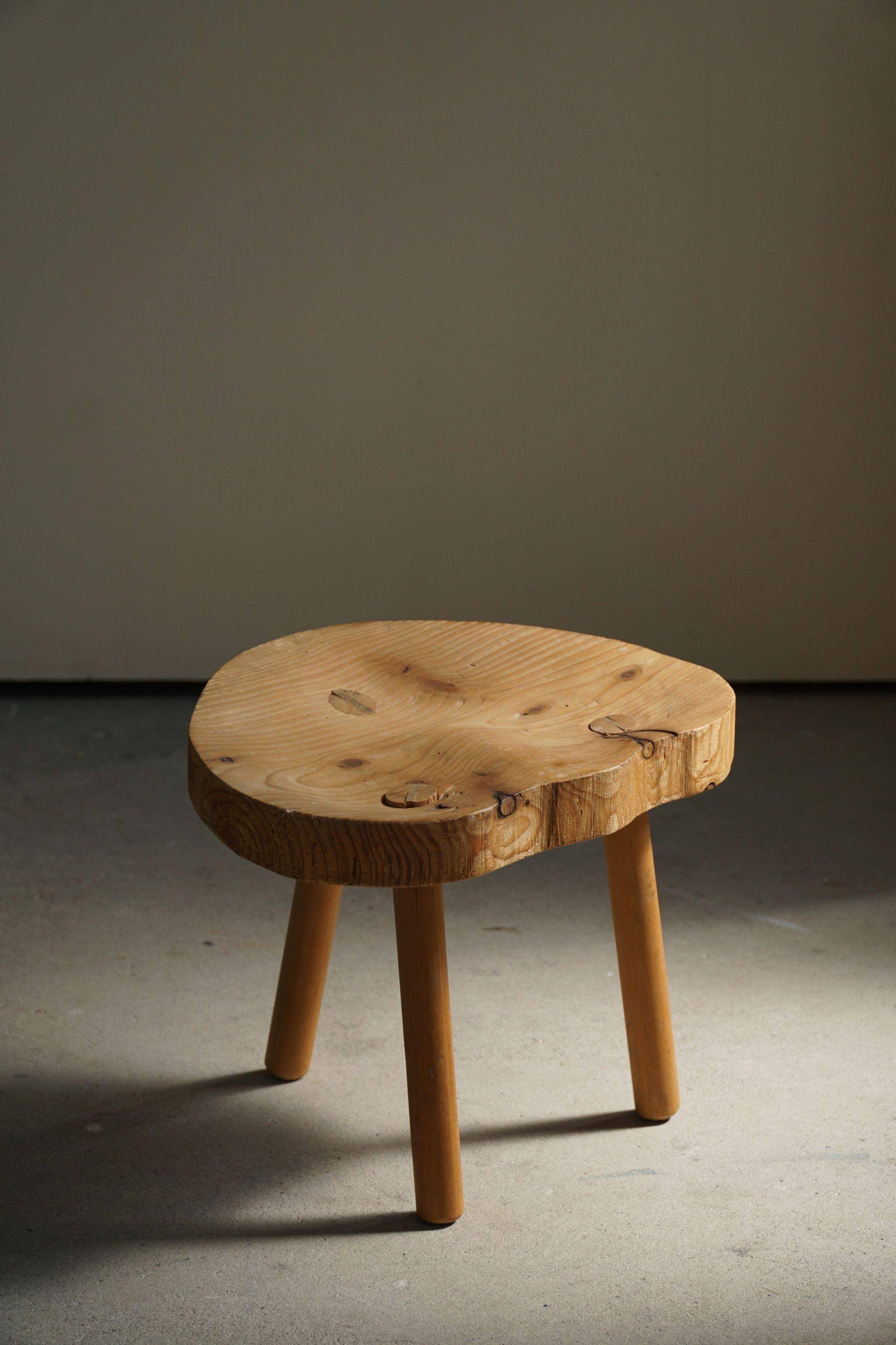 Tripod stool in solid pine, by a Swedish cabinetmaker, mid-century, around the 1960s.