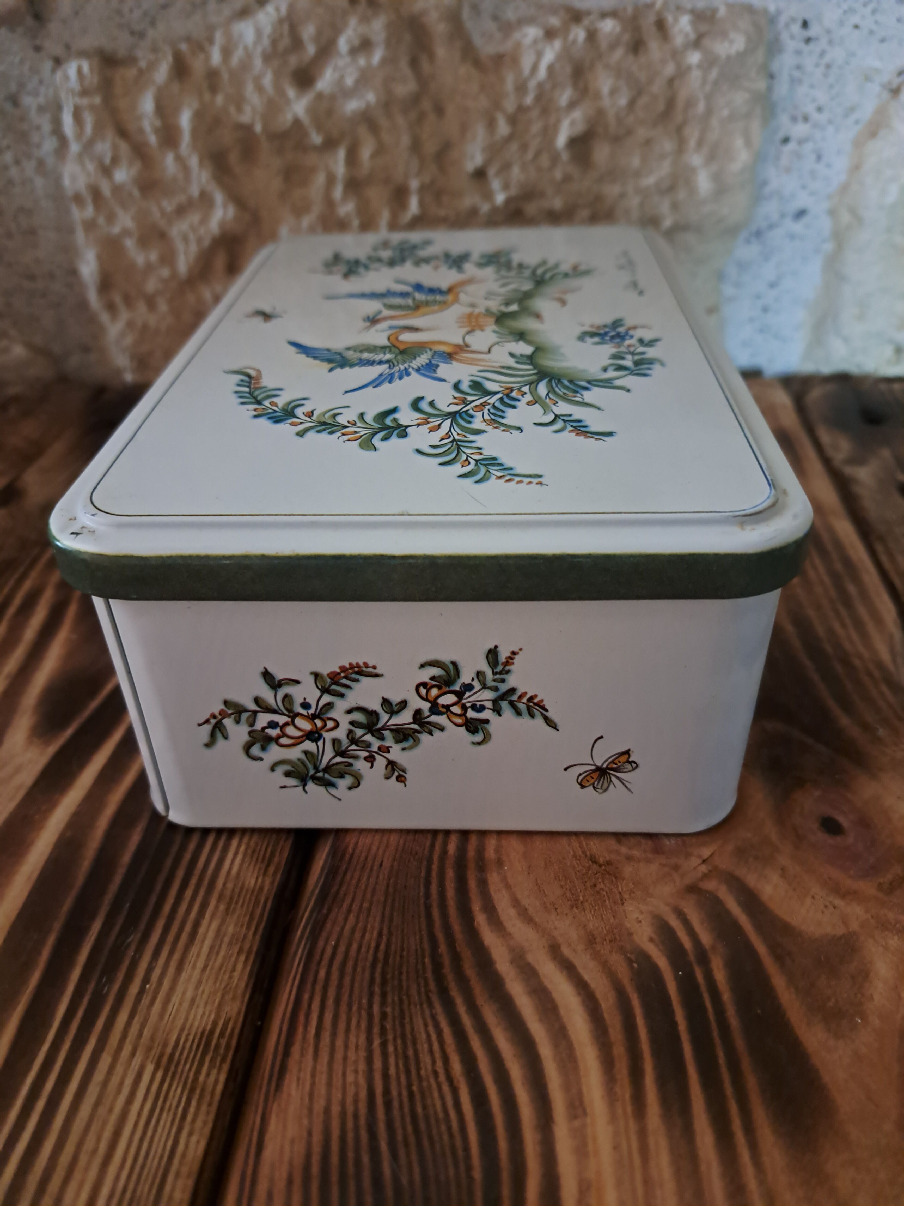 Massilly metal sugar box reproduction Moustiers