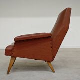 Fauteuil en simili cuir marron camel , France 1960