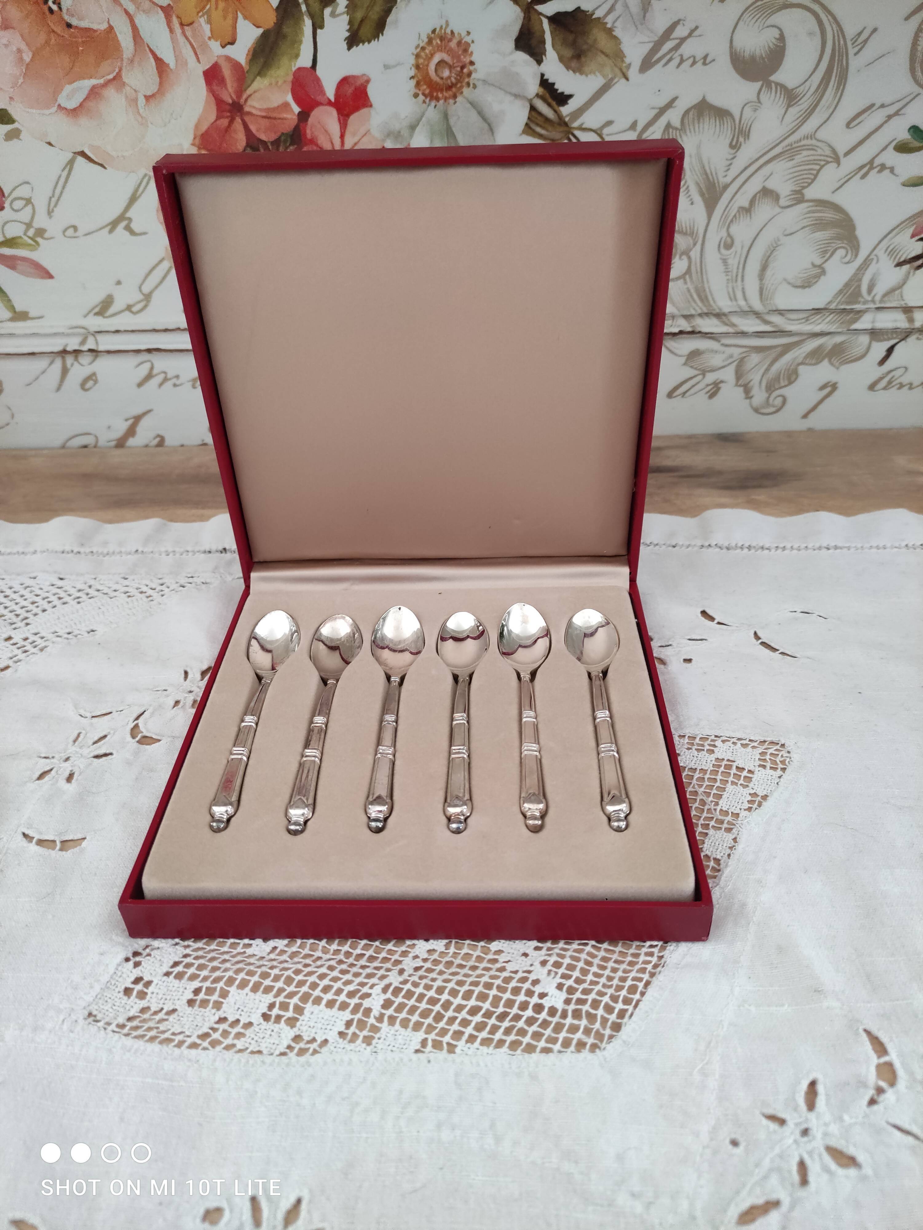 Lot de 6 cuillères à café en métal couleur argent dans leur coffret d'origine