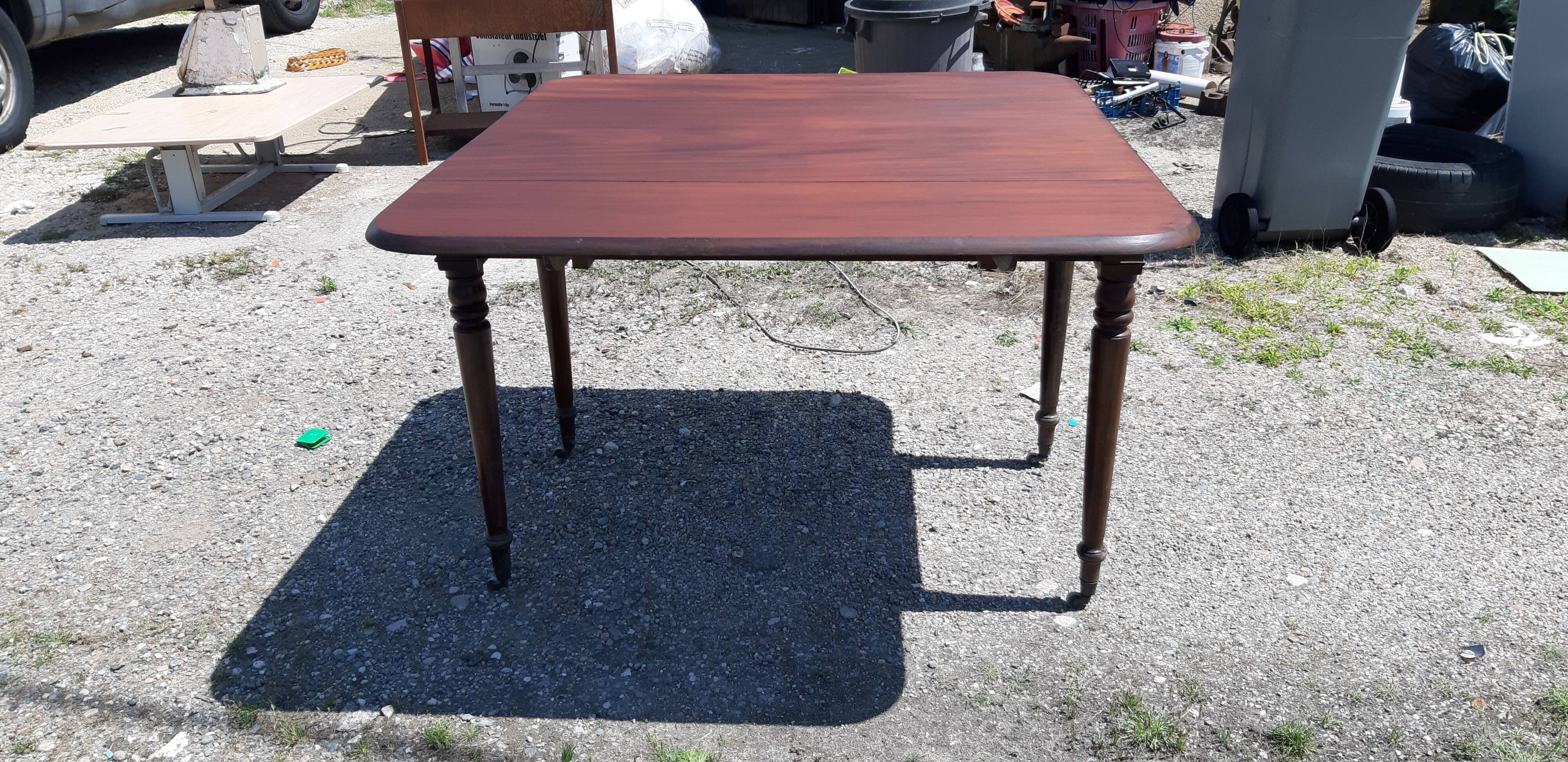 Mahogany shutter table, flaps and 1 drawer