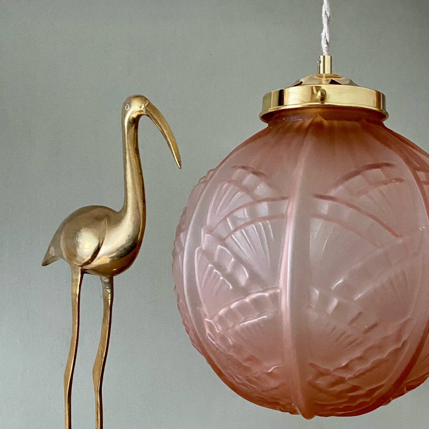 Vintage art deco globe pendant light in pink frosted glass