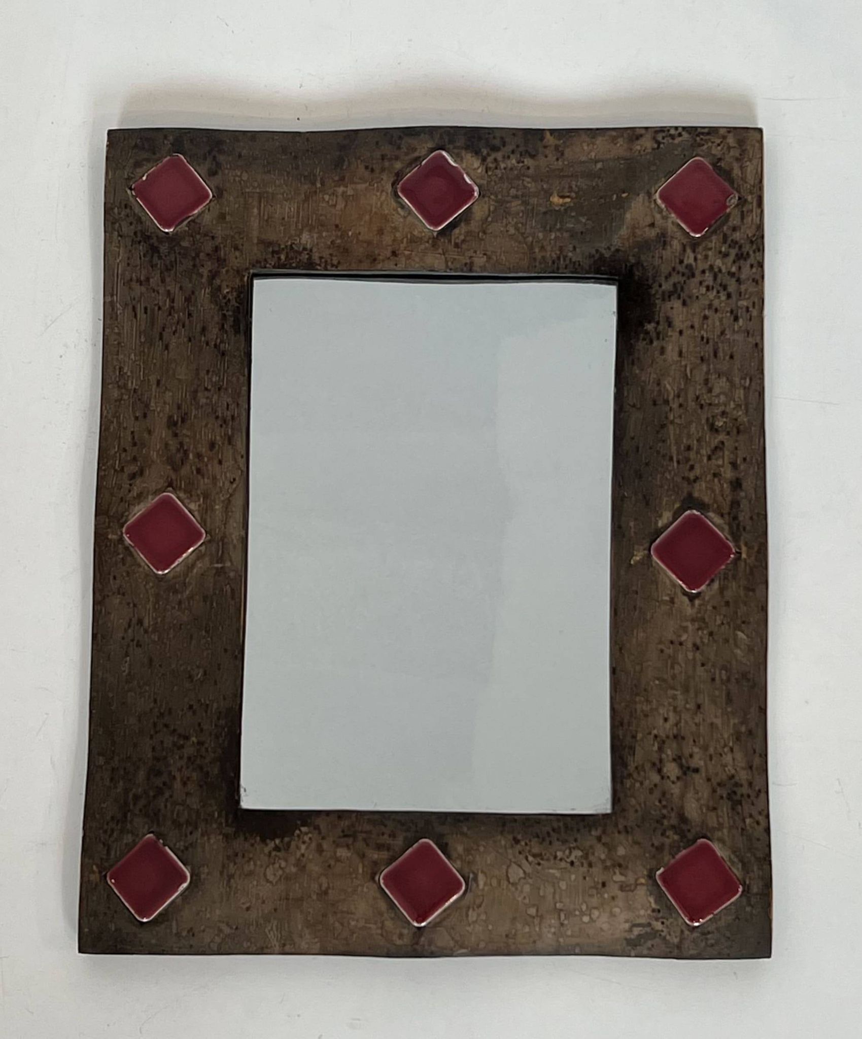 Miroir à Cadre en Céramique Émaillée Bronze à Cabochons Rouges. Travail Fra