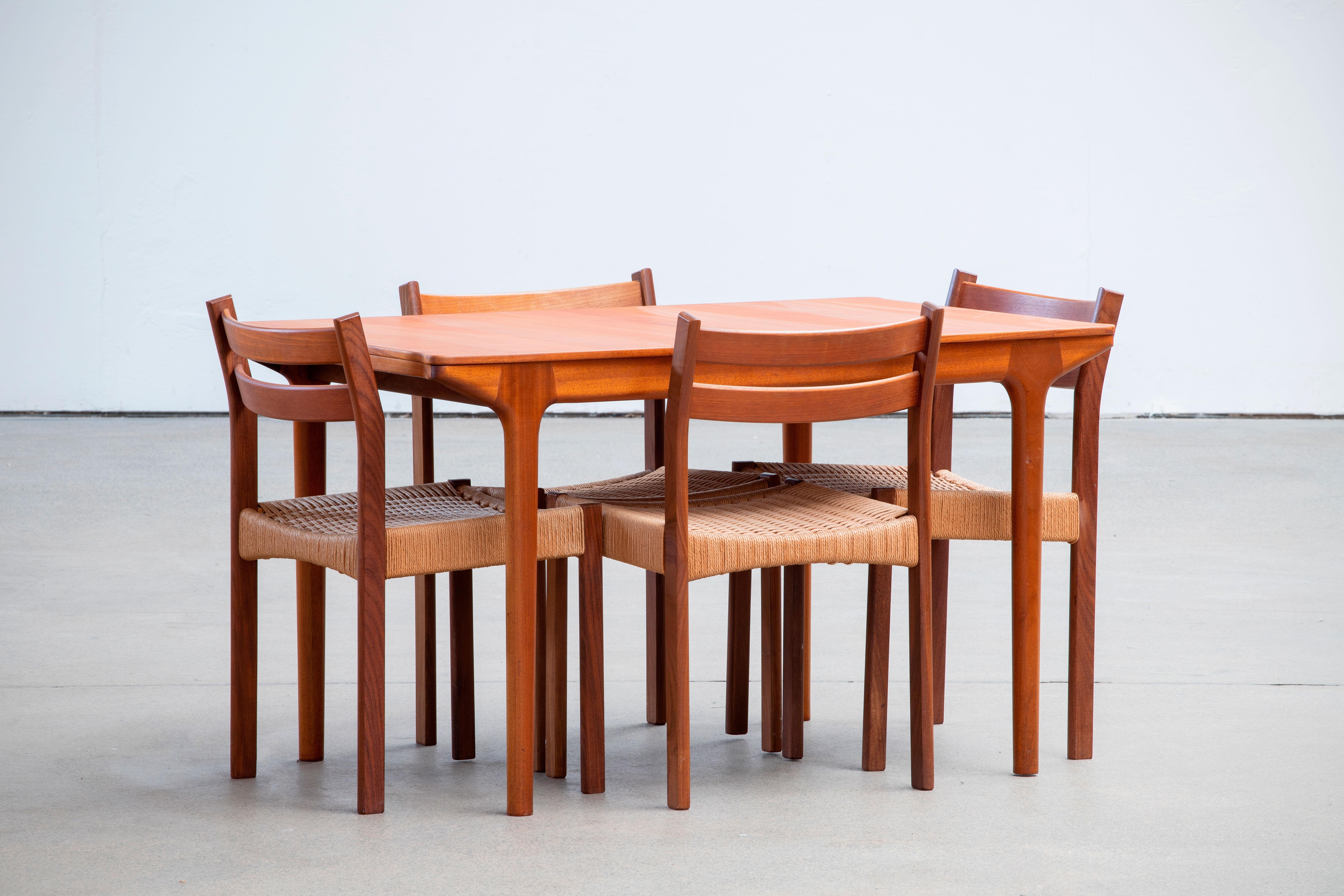 Vintage Scandinavian table design Macintosh 1960