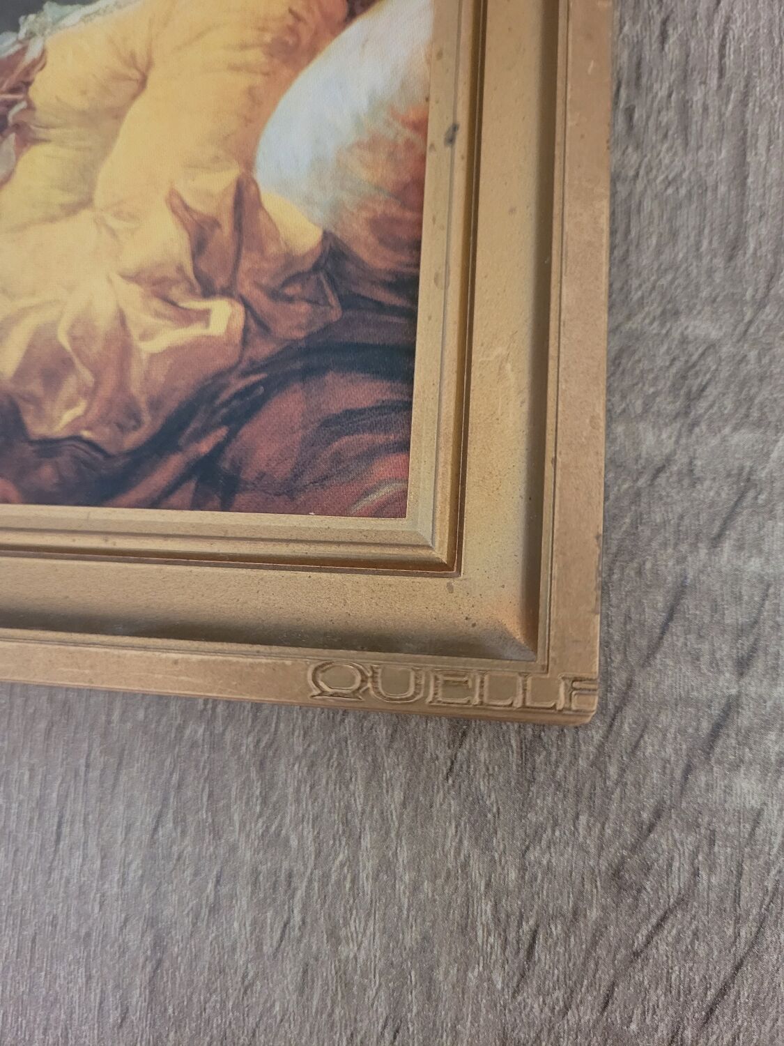 The e-reader reproduction on canvas