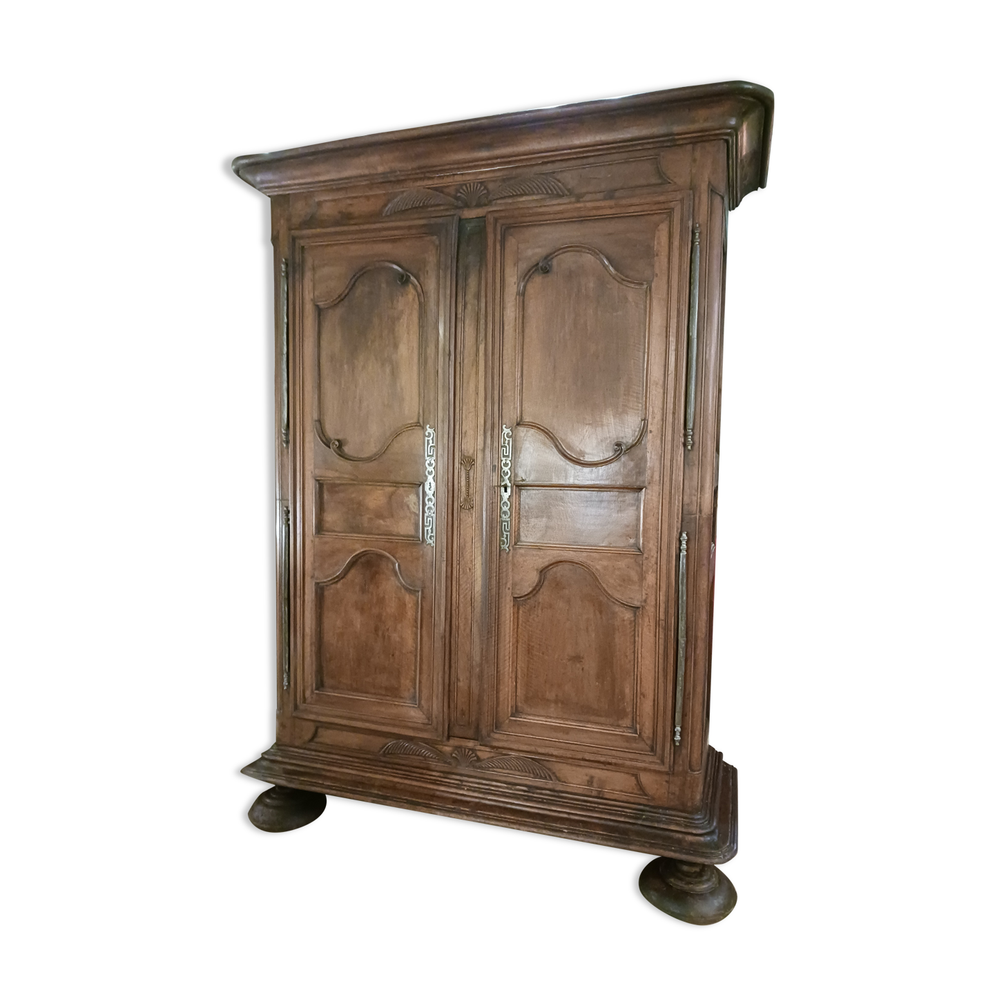 Armoire d'époque Régence 1715-1723 en noyer massif