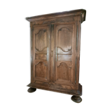 Regency period wardrobe 1715-1723 in solid walnut