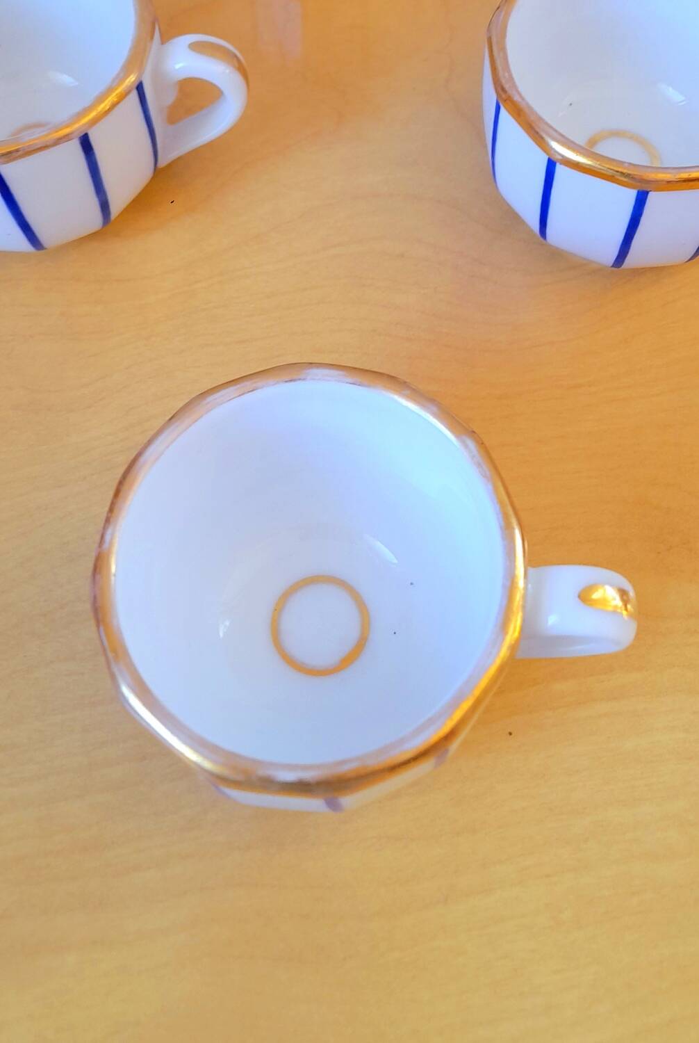 Service of 6 80s coffee cups