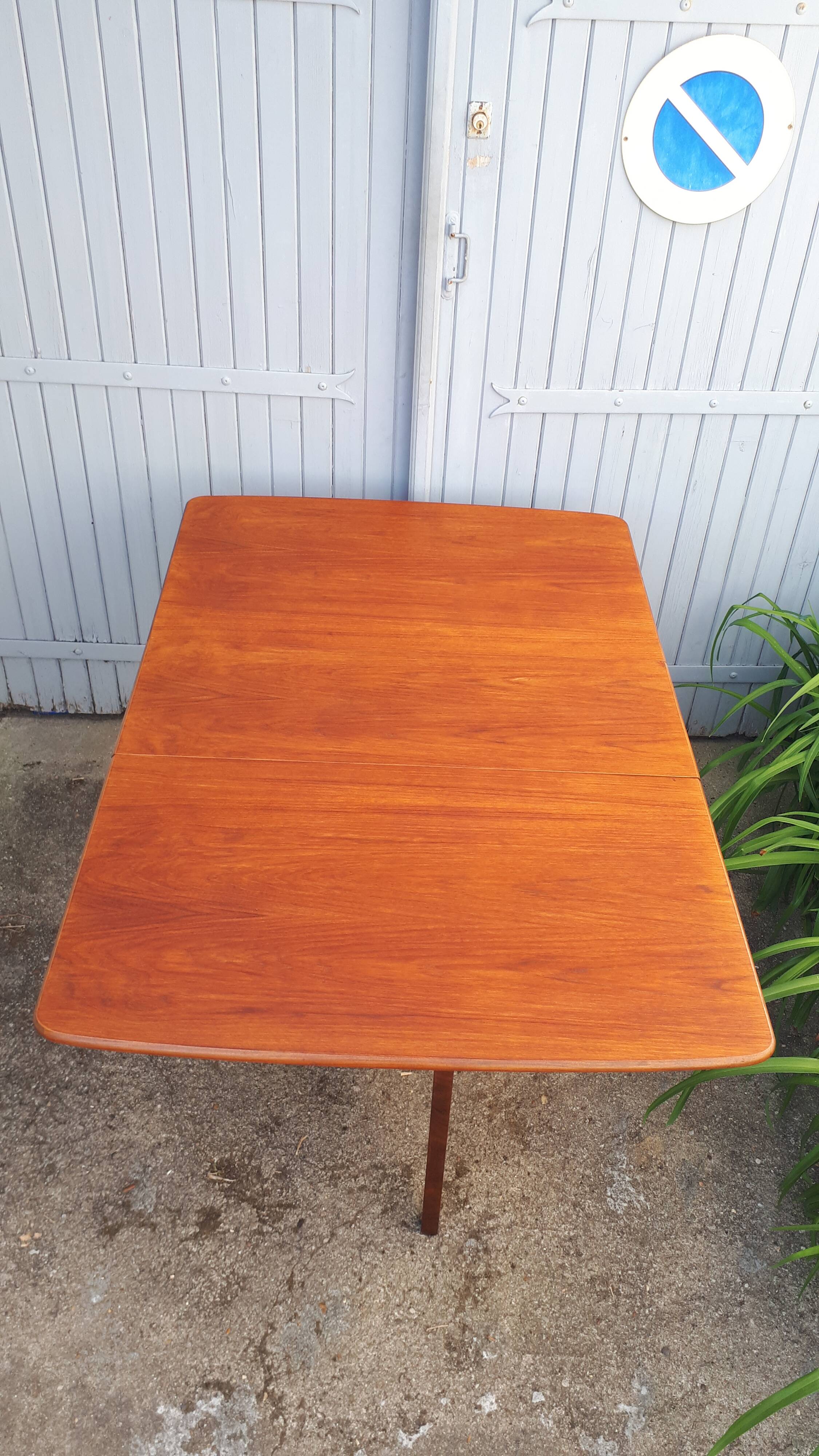 Vintage dining table console desk in teak and exotic wood from the 70s