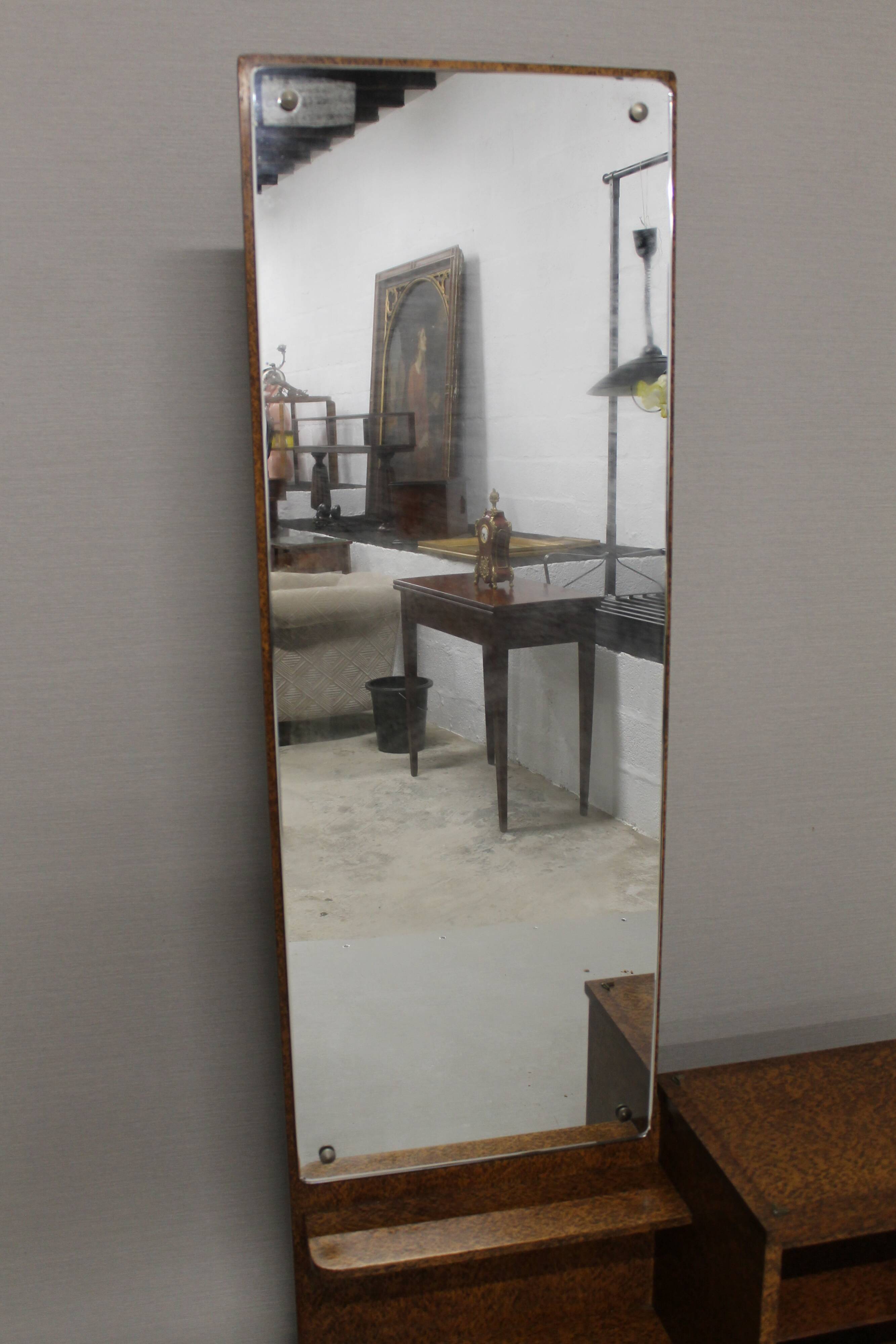 Period hairdresser art deco