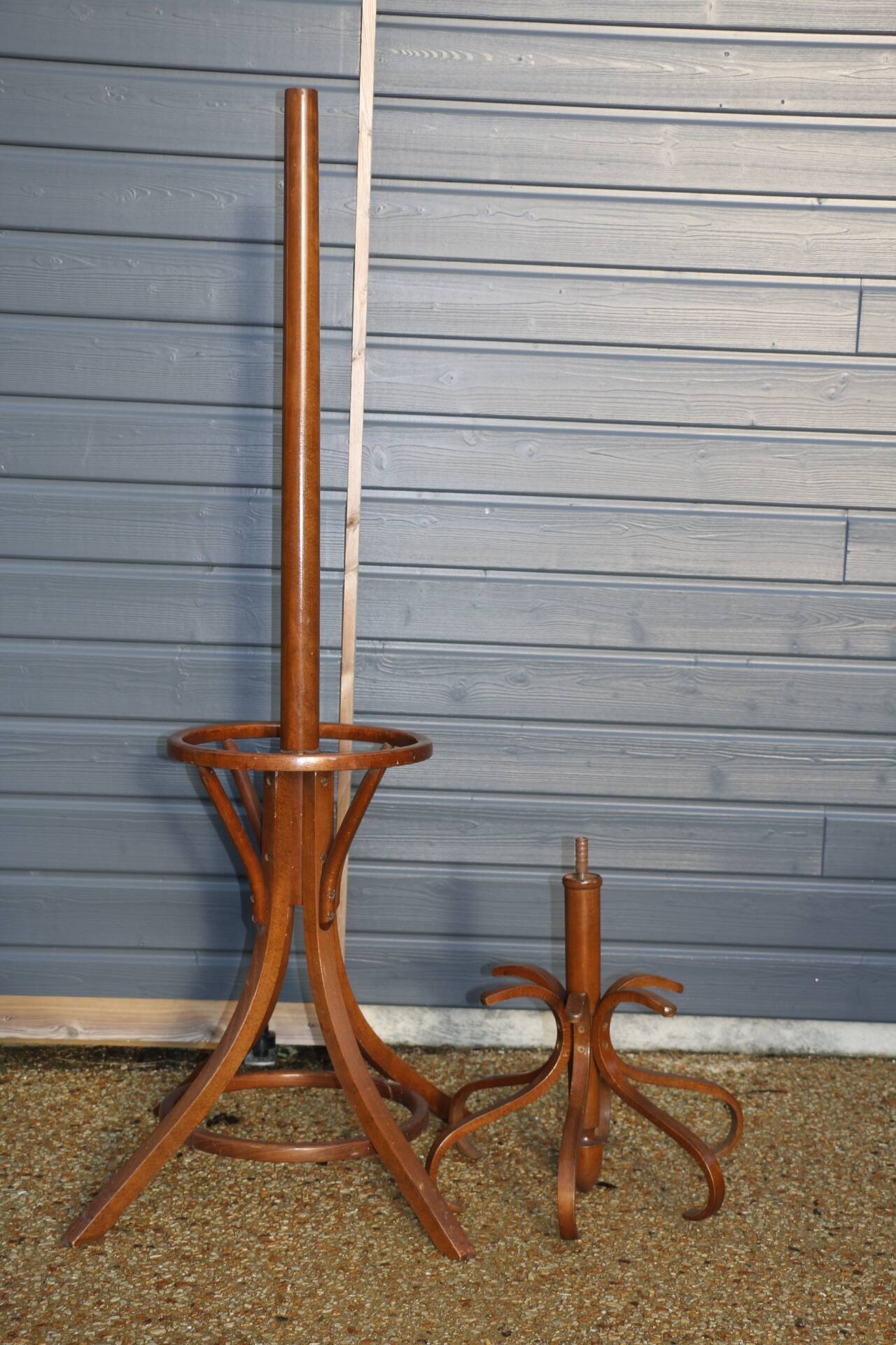 BAUMANN parrot coat rack dark beech umbrella stand olive head