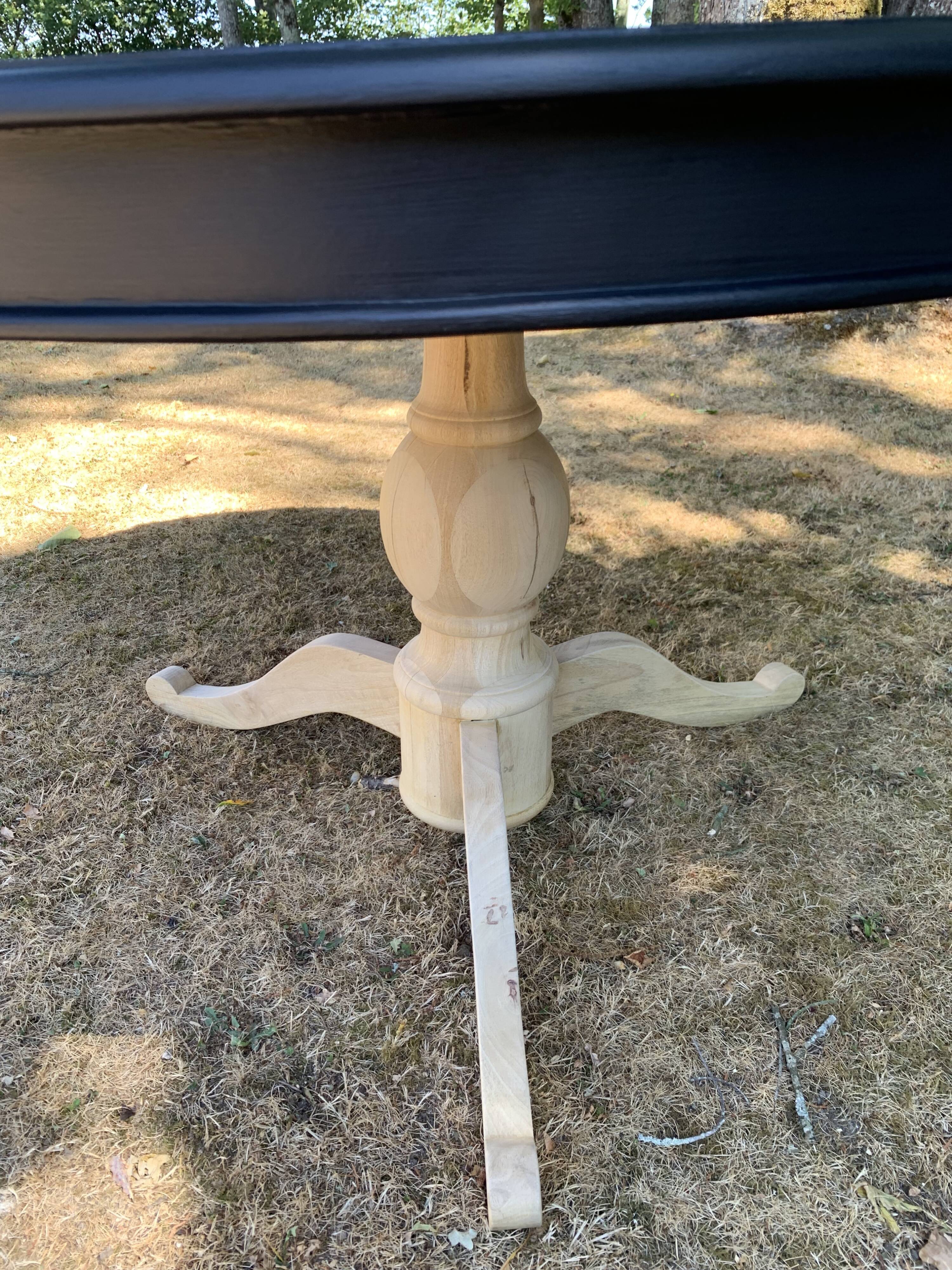 Round table