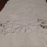 Drap brodé ancien