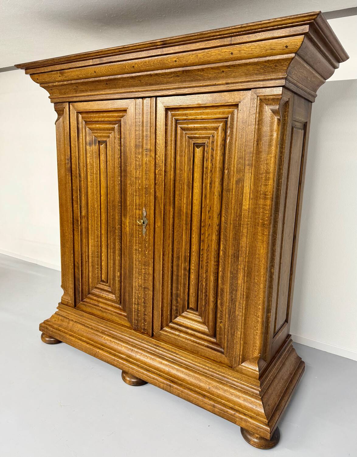 Frankfurt solid wood wardrobe geometric shape vintage wardrobe