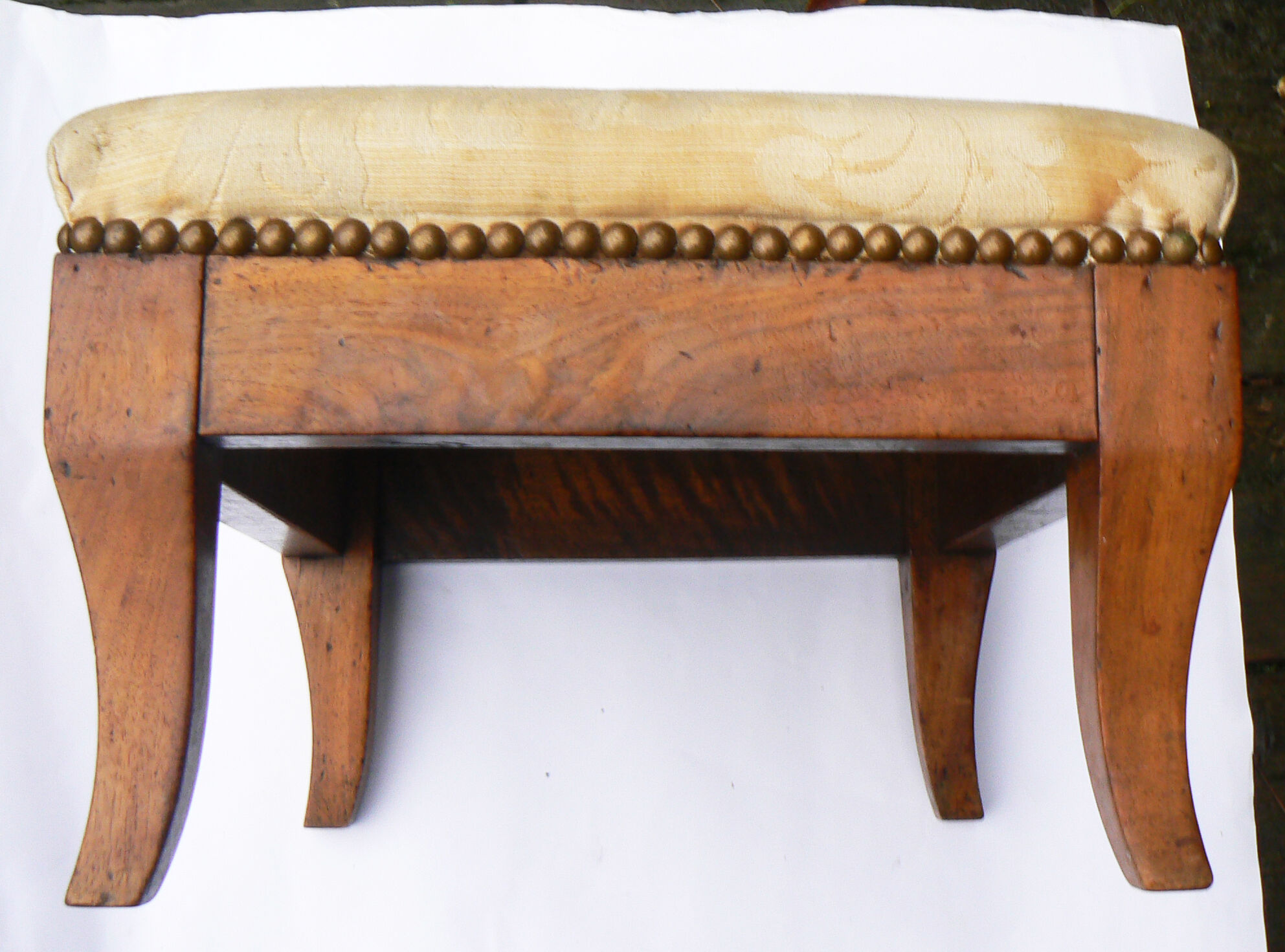 Foot stool in walnut, Louis-Philippe period style
