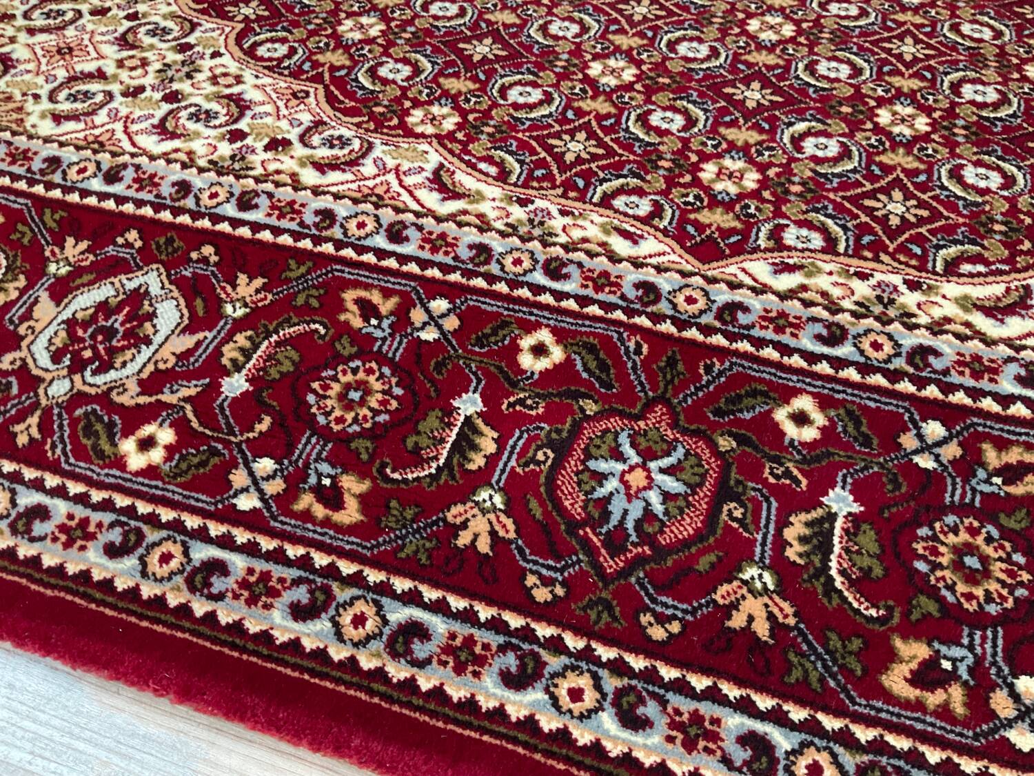 Persian wool rug 200x300cm