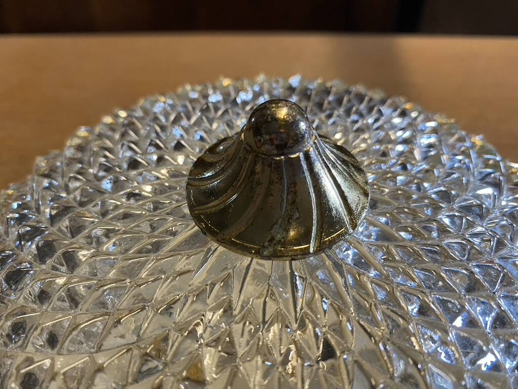 Round ceiling or wall light, in glass from the 70s, vintage.