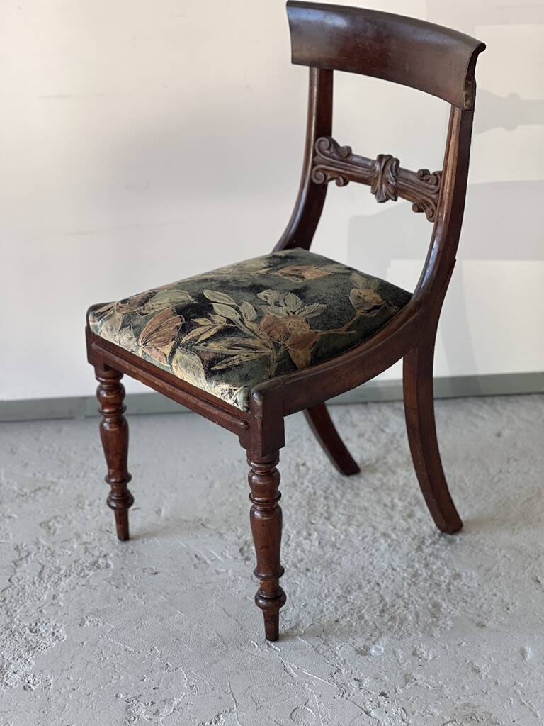 Mahogany dining room set, work in English 19th century