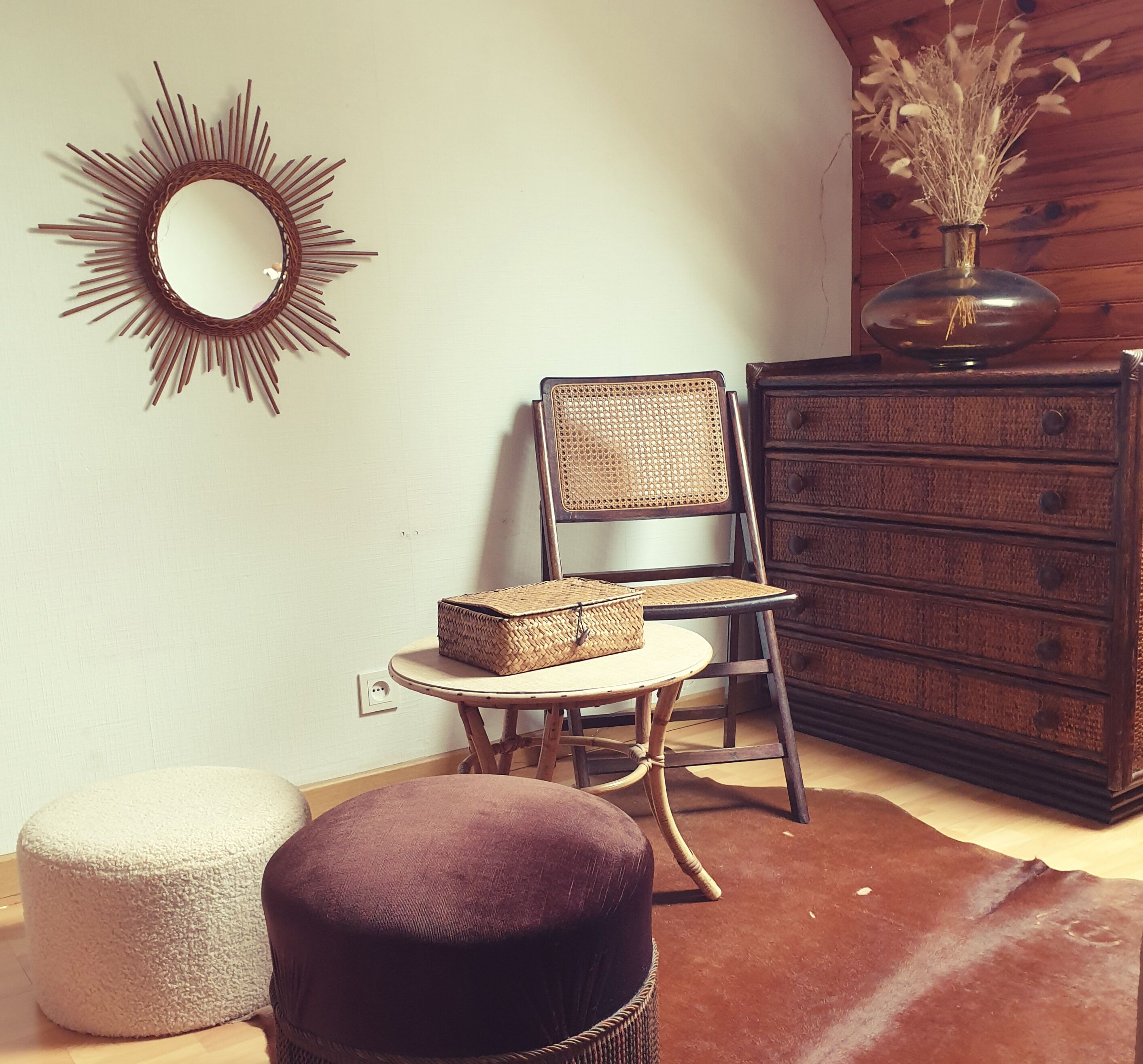 Vintage wood chair and folding cannage 60s