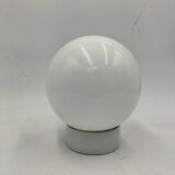 Opaline and porcelain wall light