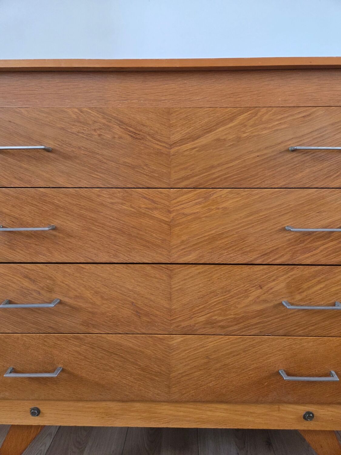 Commode vintage, pied compas