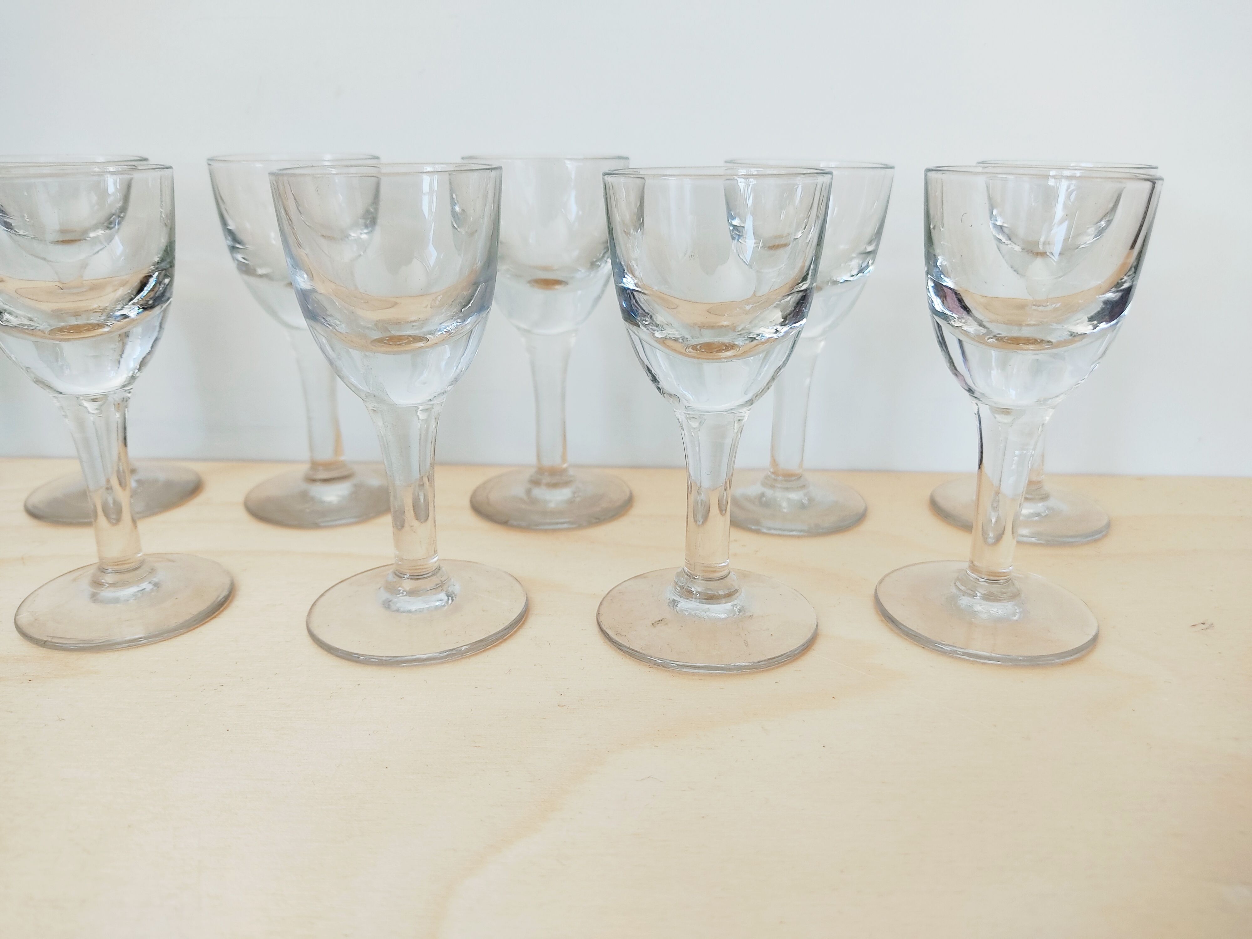 Set of 11 drip glasses
