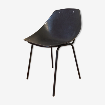 Black shell chair by Pierre Guariche