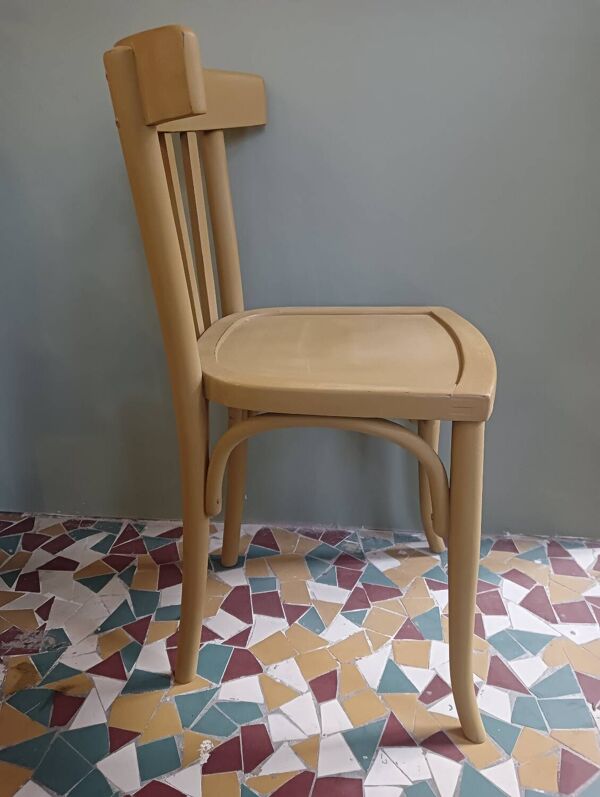 Chaise bistrot jaune moutarde