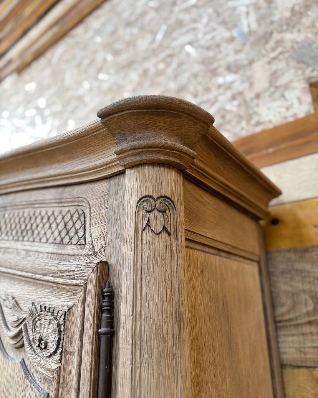 Aero-blasted solid oak wardrobe - Louis XV style