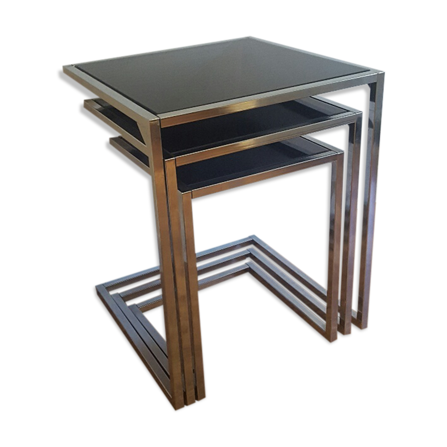 Pull out tables