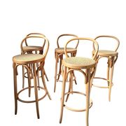Ensemble de 5 tabourets style Thonet en bois courbé et paille de Vienne des années 70.