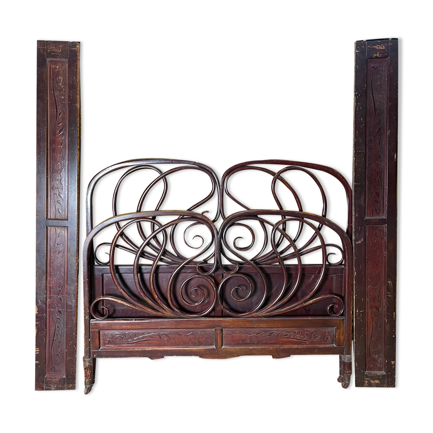 Curved wood bed kohn 1904