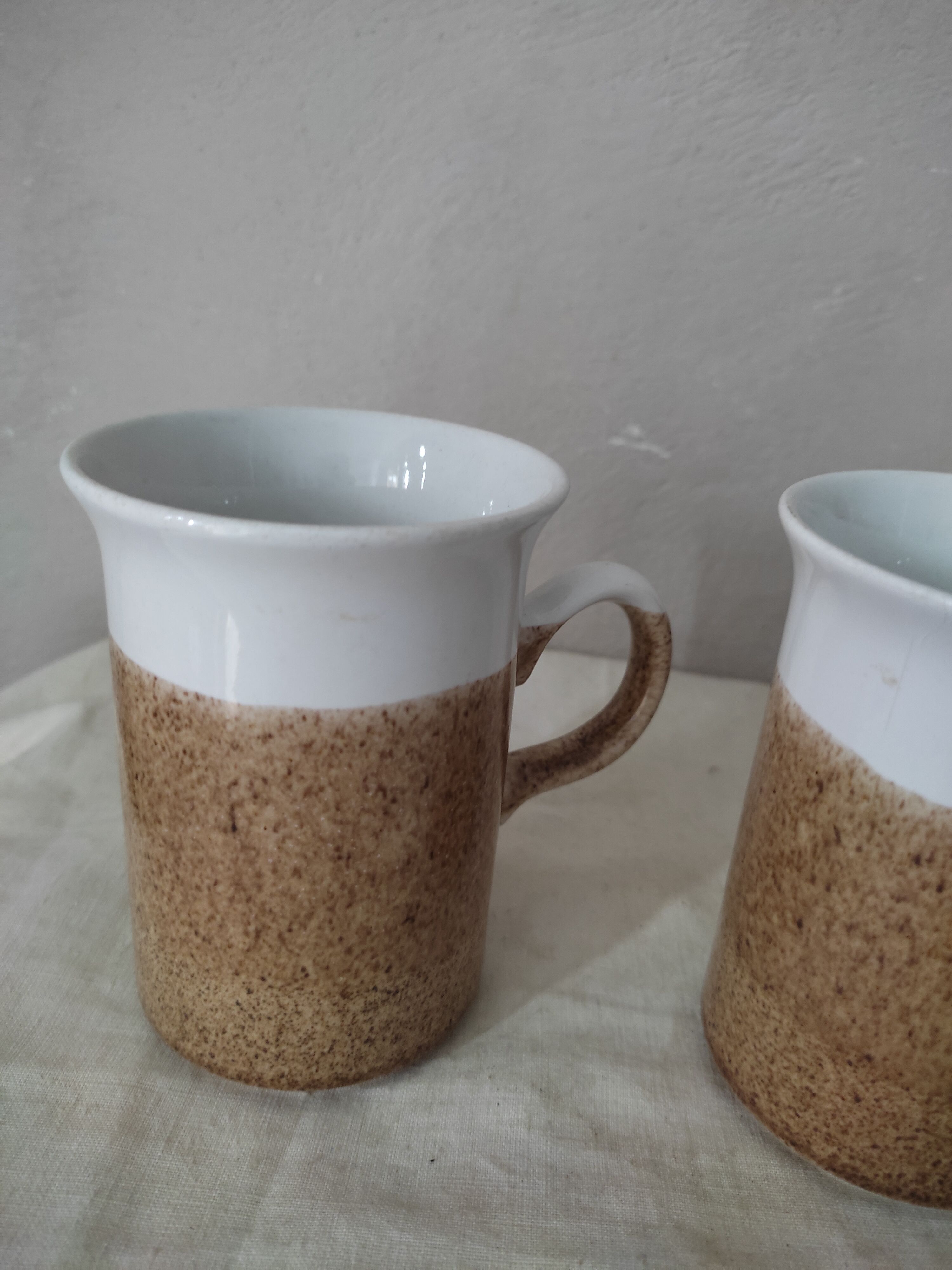 Churchill earthenware mug duo