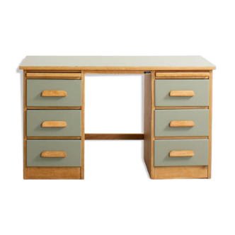 Bureau d'enfant