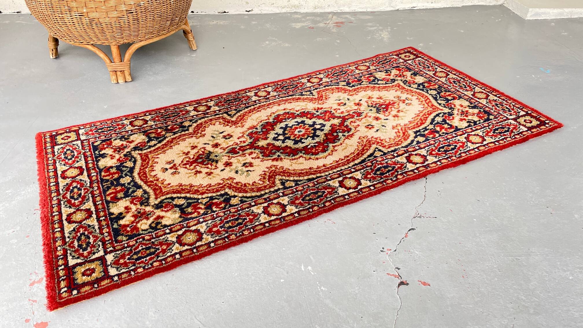 Carpet rug seal pure wool vintage