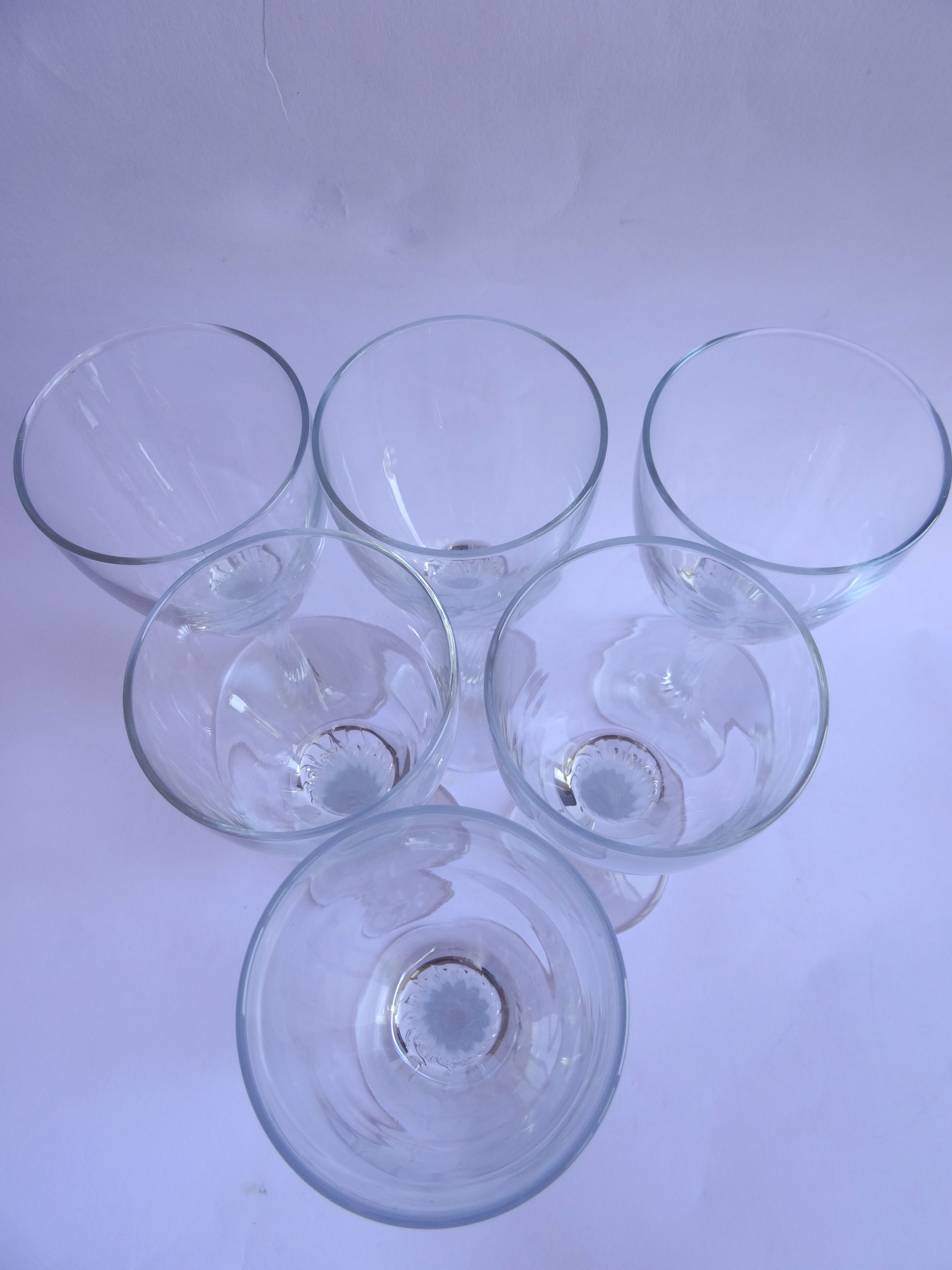 6 twisted feet wine glasses