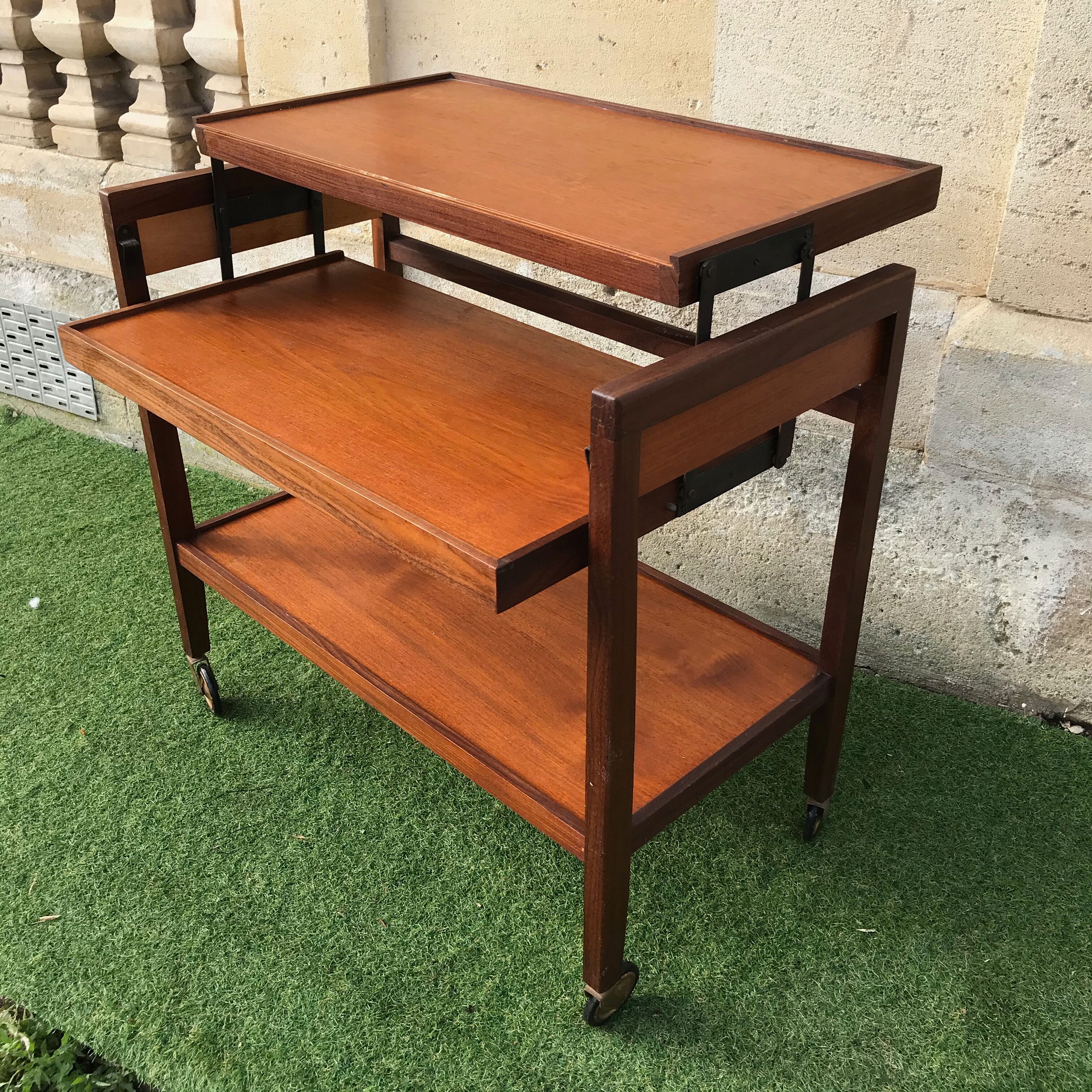 System-powered rolling service