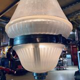 Prismatic glass suspension