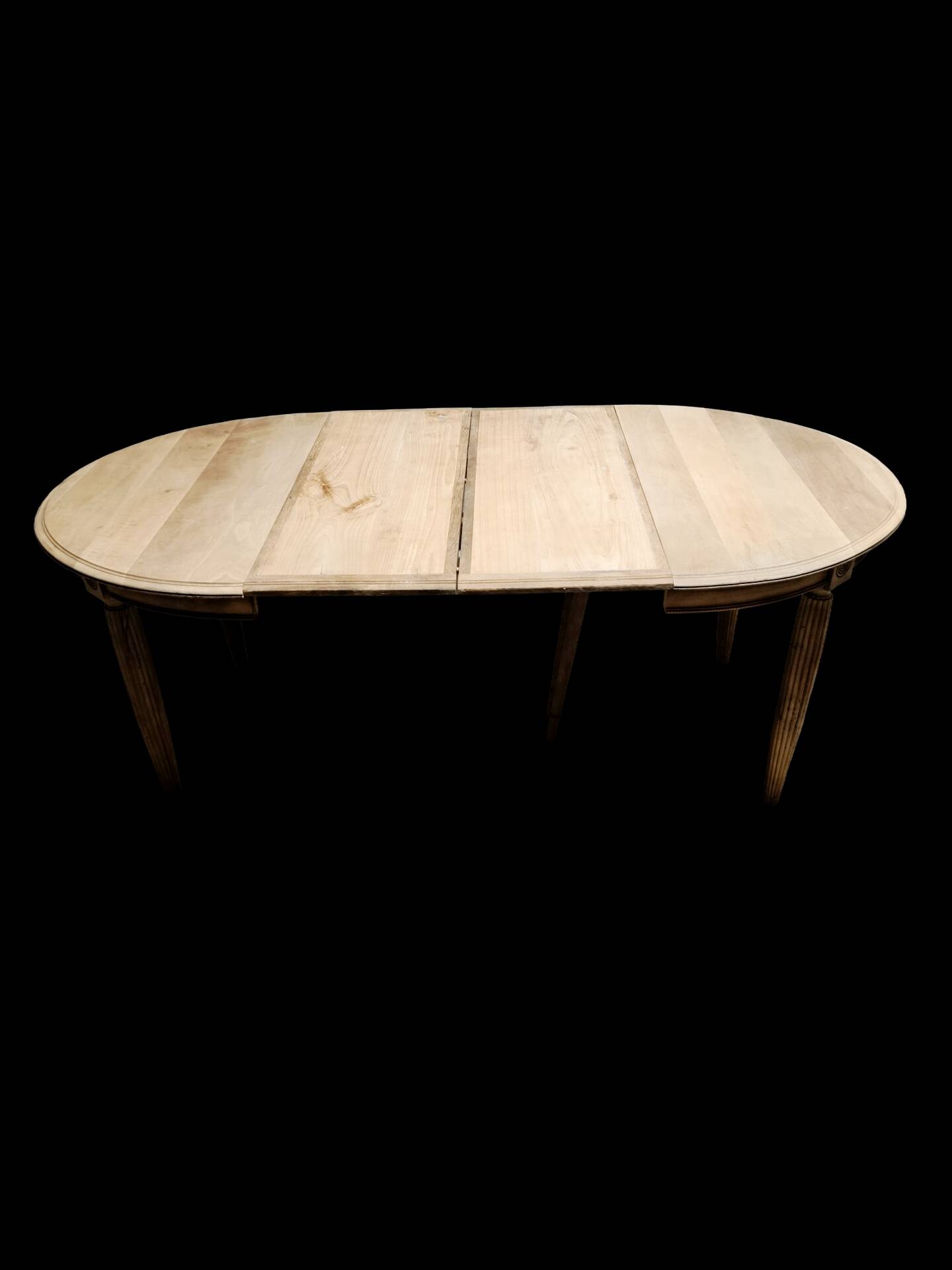 Oval extendable table in Louis XVI style – Renovated solid walnut