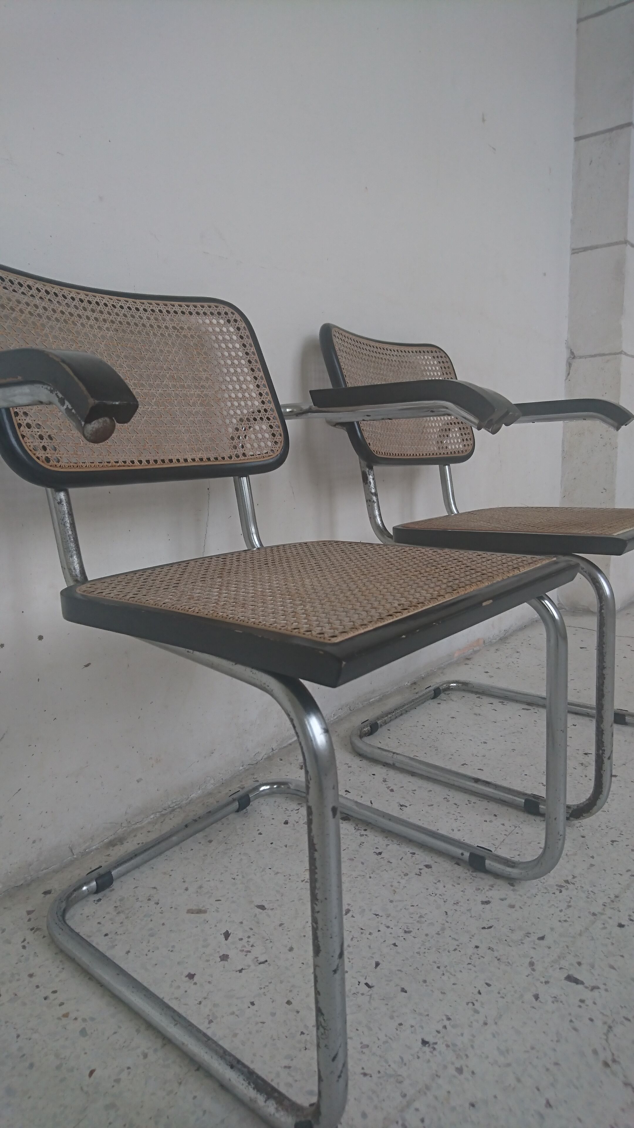 Paire de fauteuils Cesca B64 de Marcel Breuer