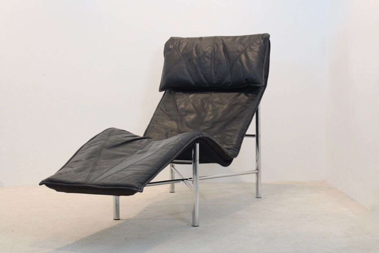 Black leather ‘skye’ chaise longue by Tord Björklund, Sweden 1970s