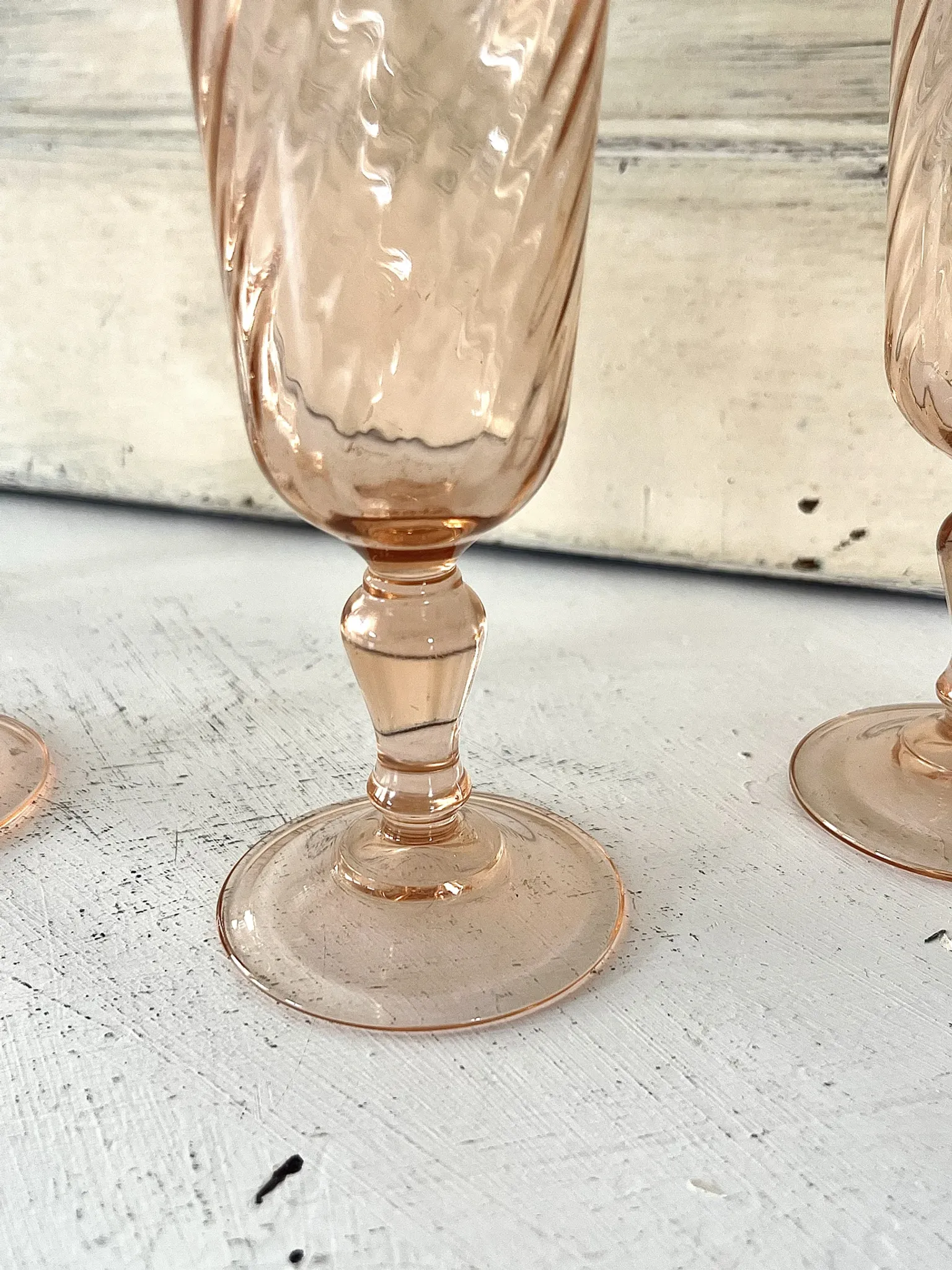Champagne flutes set of 4, pink French swirl glass stemware