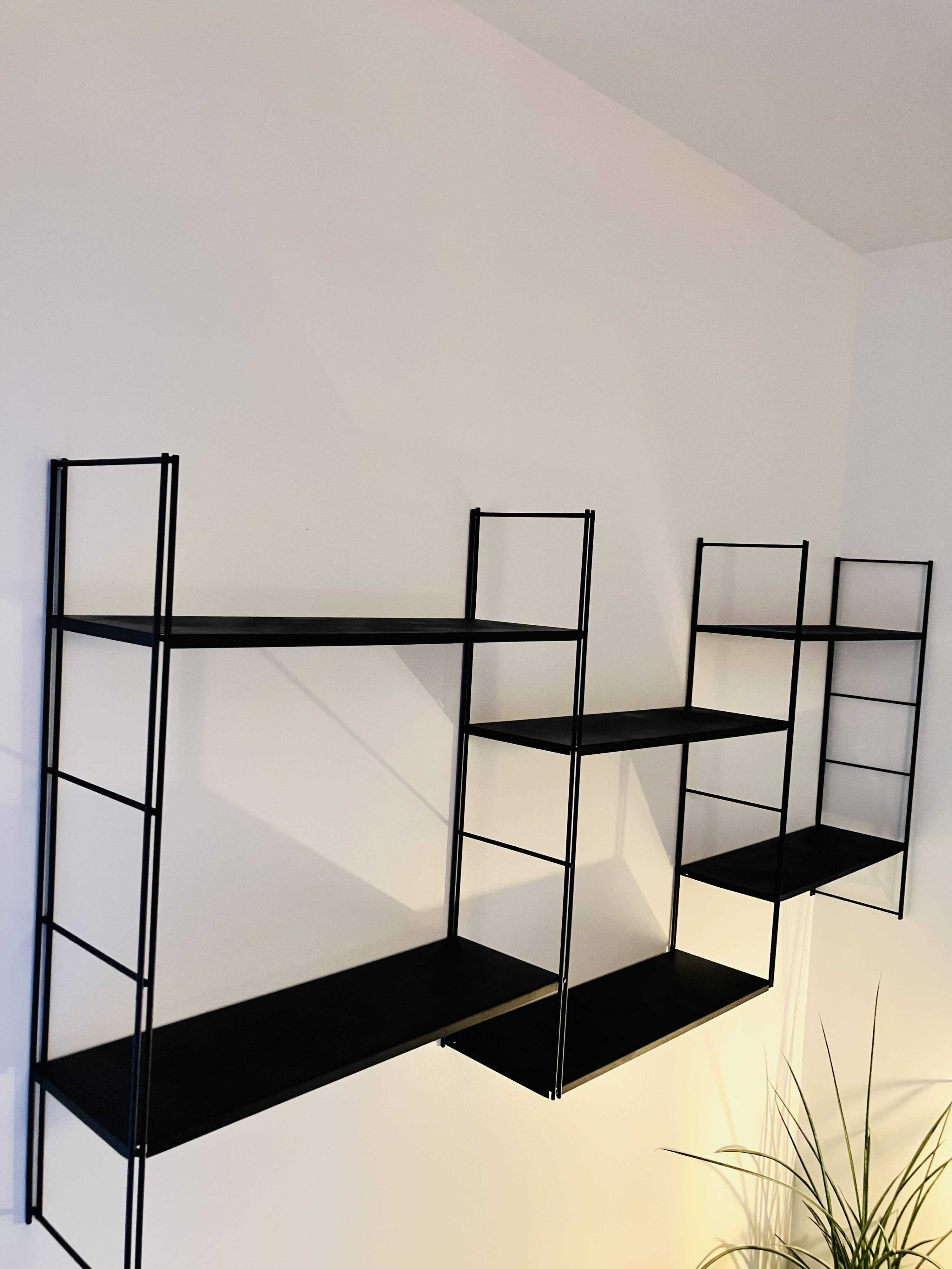 Modular shelves string black metal