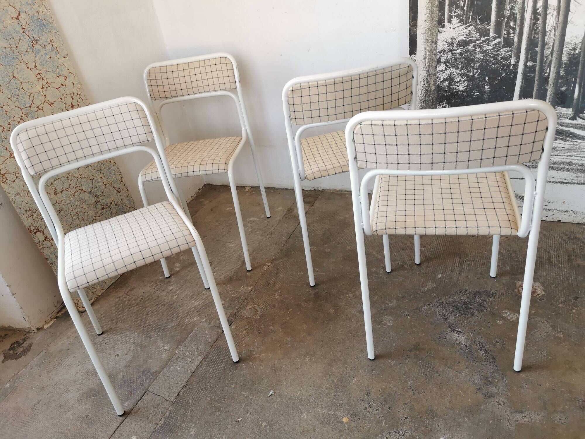 Set of 4 tubular metal chairs from the 90s