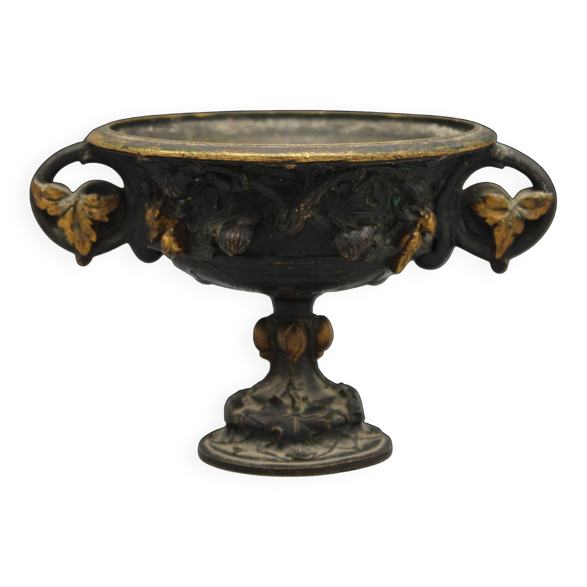 Bronze pedestal bowl with leaf decoration