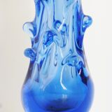 Vase en verre bleu 1960